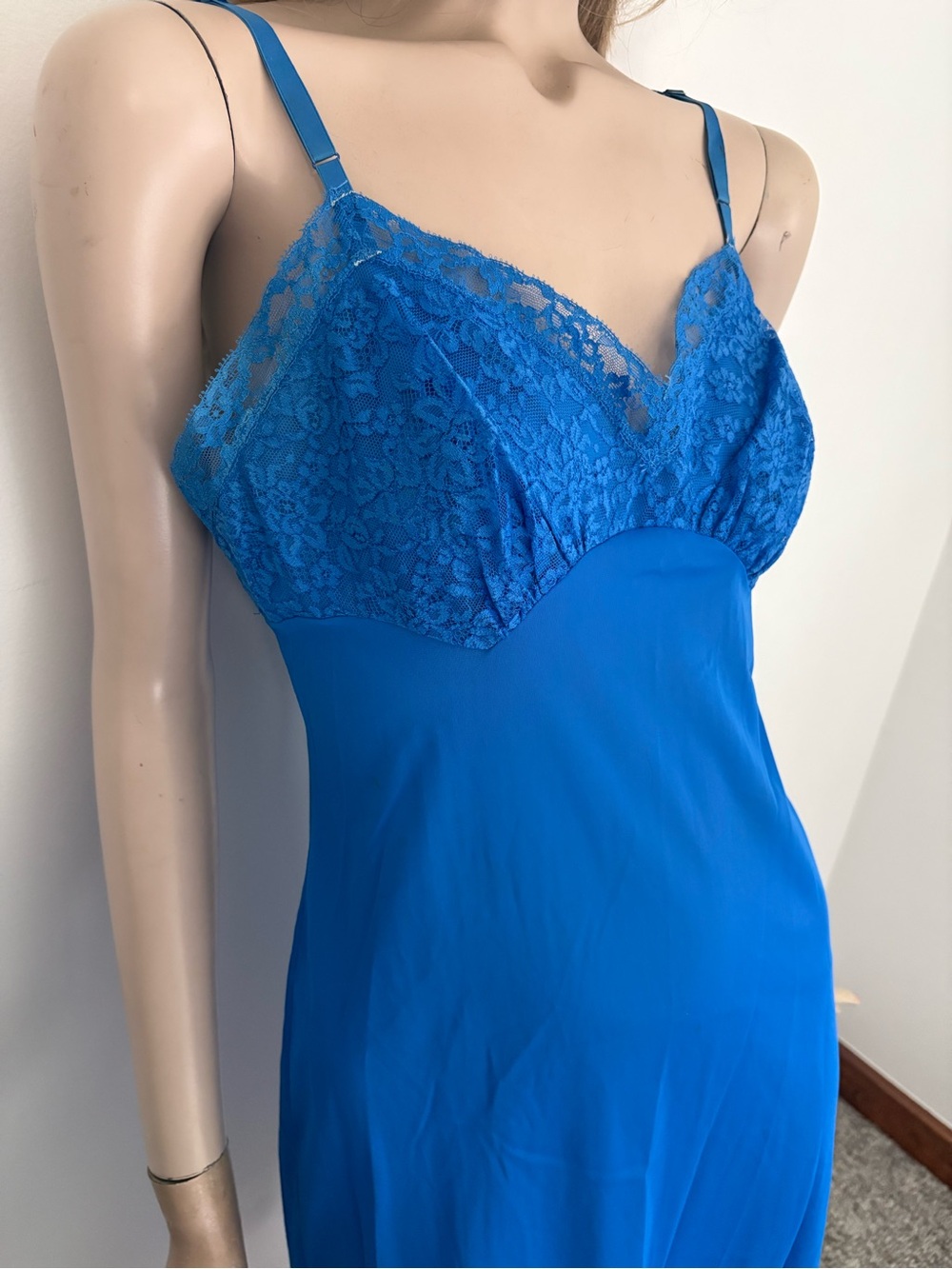 Vintage Vanity Fair 1950s 60s Lace Lingerie Slip